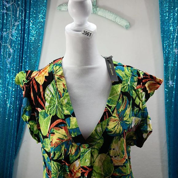 NWT Anne Carson Women's Size M Tropical Floral Summer Blouse Flutter Sleeves - Picture 3 of 10